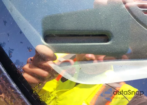 2000 Dodge Grand Caravan Se from USA, damaged, VIN 1B4GP44G7YB726329